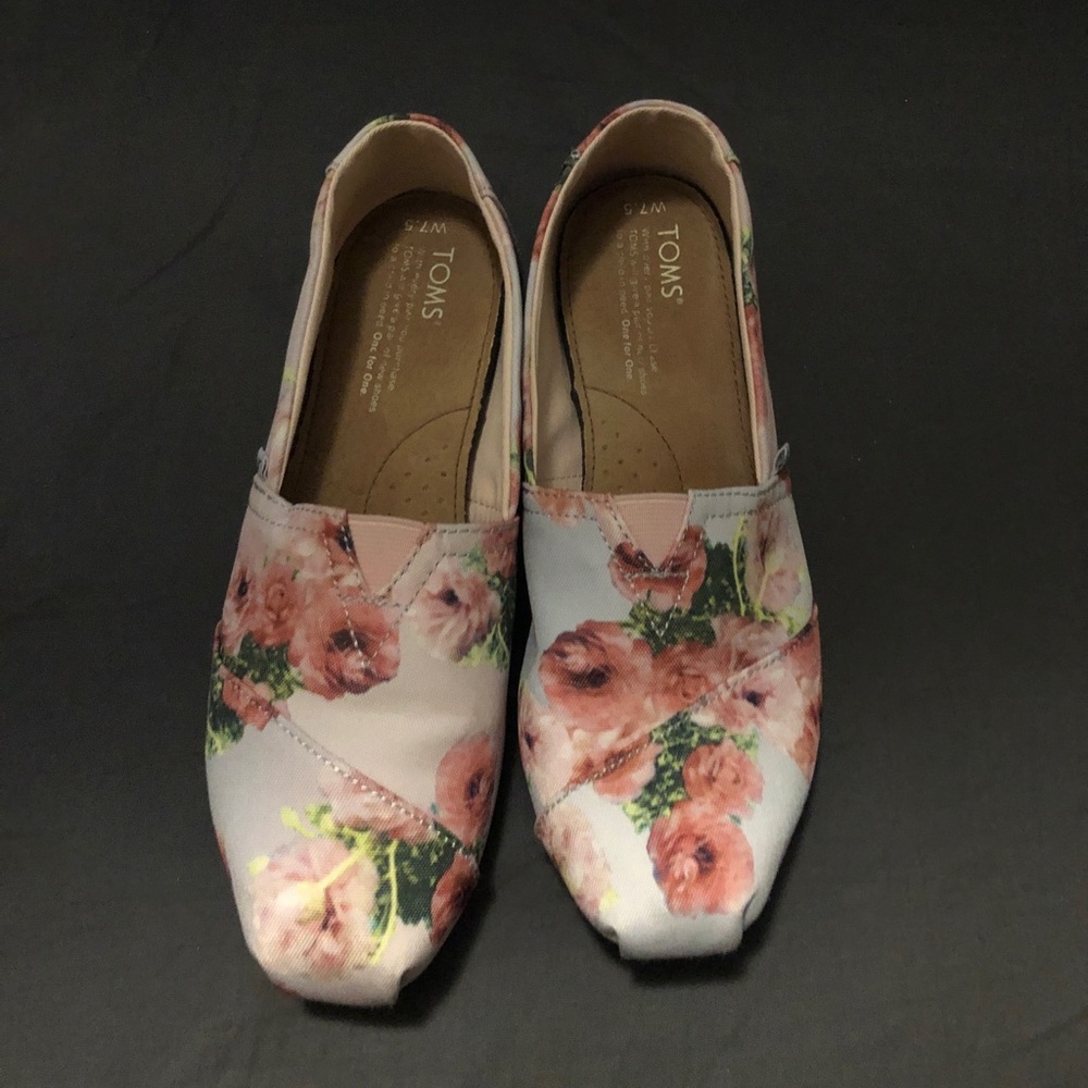 Blue and Pink Floral TOMS Sz. 7.5 GREAT CONDITION